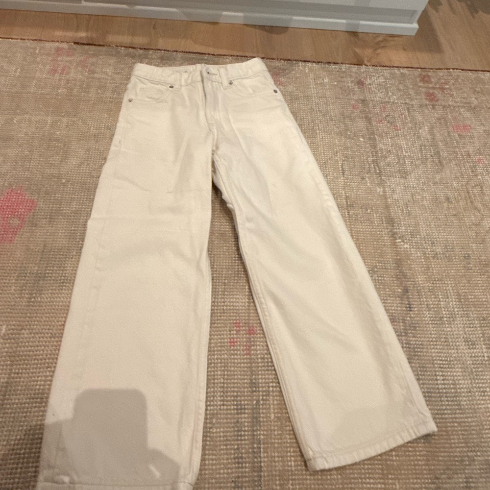 Zara Women's Straight Leg Cream Jeans